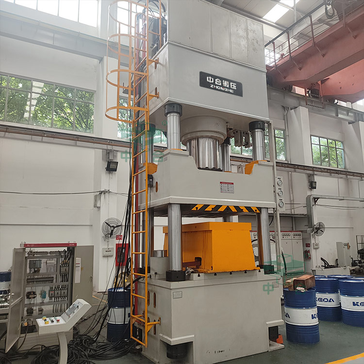 800噸冷擠壓液壓機安裝試機.jpg 800噸冷擠壓液壓機安裝試機.jpg