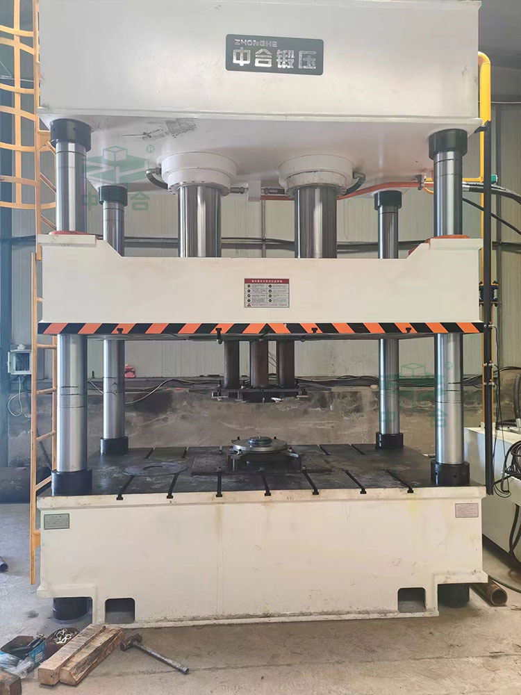 500噸農機配件沖壓成型液壓機.jpg 500噸農機配件沖壓成型液壓機.jpg