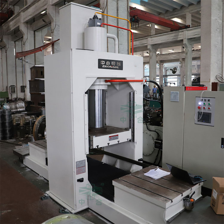 160噸框架式油壓機(jī).jpg 160噸框架式油壓機(jī).jpg