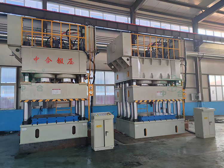 3600噸聚丙烯壓濾板成型液壓機.jpg 3600噸聚丙烯壓濾板成型液壓機.jpg