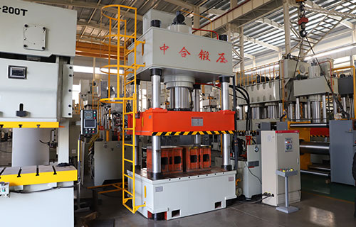 500噸四柱液壓機在復合材料模壓成型工藝中的優勢