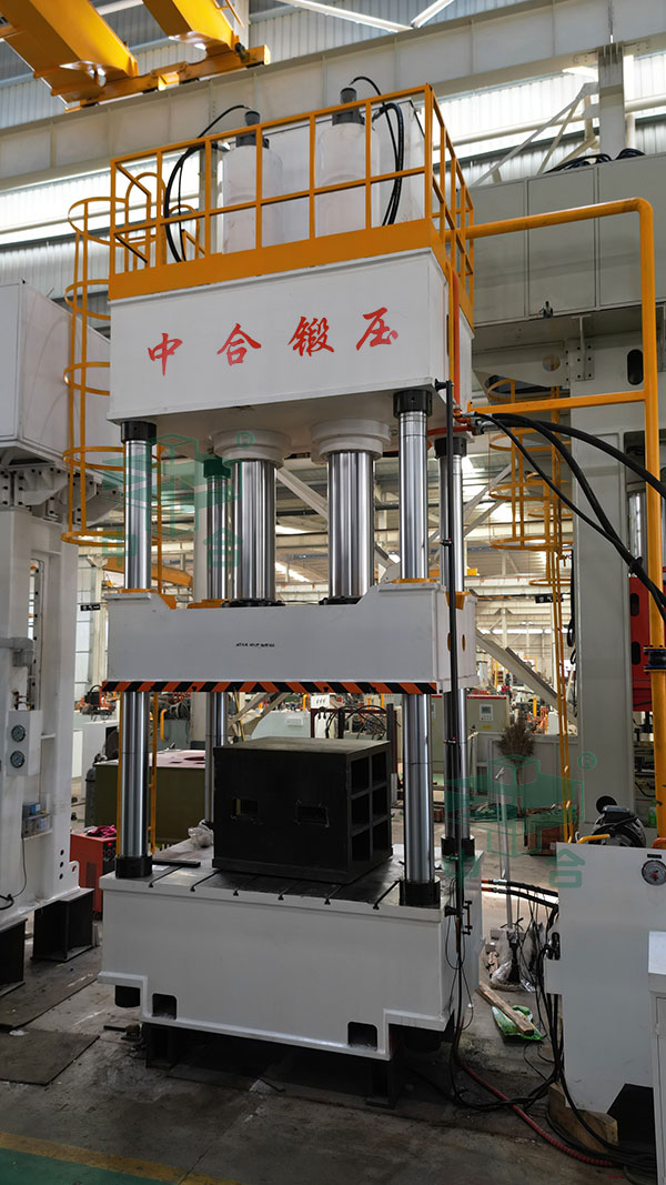 500噸雙缸四柱液壓機.jpg