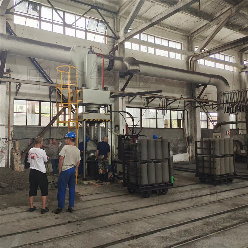 粘土坩堝成型設備_耐火材料成型液壓機(圖1) 粘土坩堝成型設備_耐火材料成型液壓機(圖1)